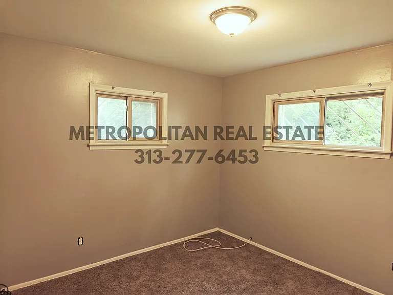 26680 Penn St — Photo 11