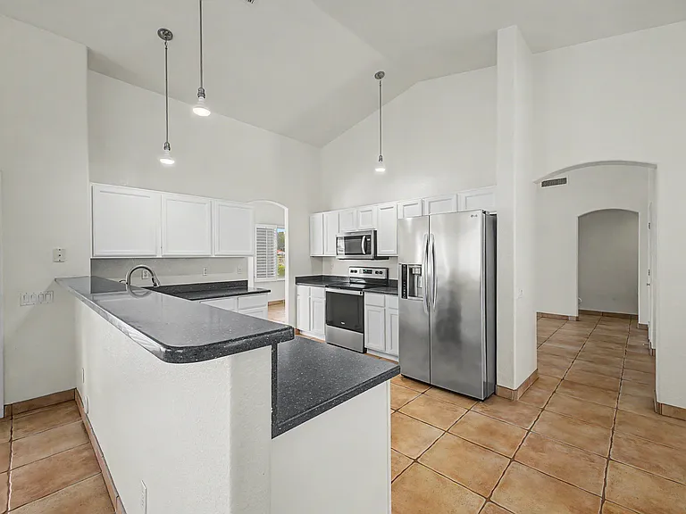 691 S Sahuaro Dr — Photo 10