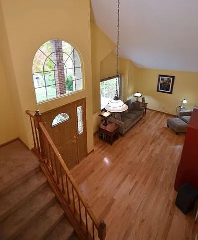 High ceilings lets in lots of natural light