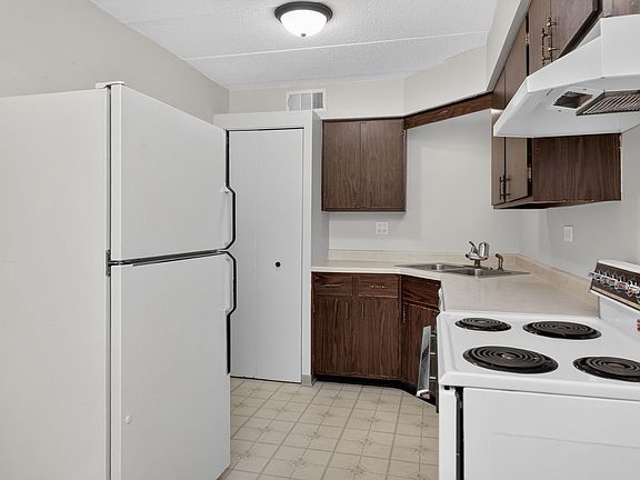 5th image of 513 Timber Ridge Dr APT 105C