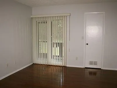 2 bed, 1035 sqft, $1,865 — Photo 4
