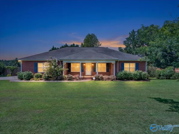 1008 Cimarron Dr, Scottsboro, AL 35769
