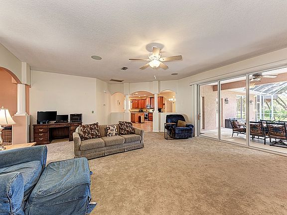 5th image of 13642 7th Avenue Cir NE