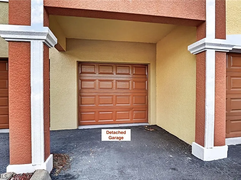 13110 Bella Casa Cir #102 — Photo 32