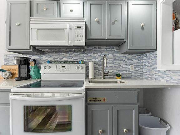 5th image of 3110 Atlantic Ave #208