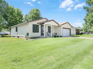15575 Fox Plains Dr, Florissant, MO 63034