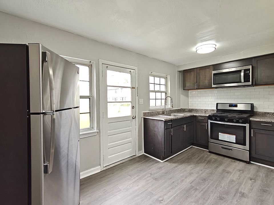 1st image of 120 Yorke St #3