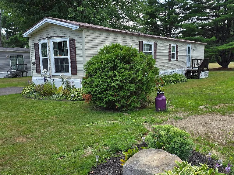 21 Karen St #1 — Photo 2