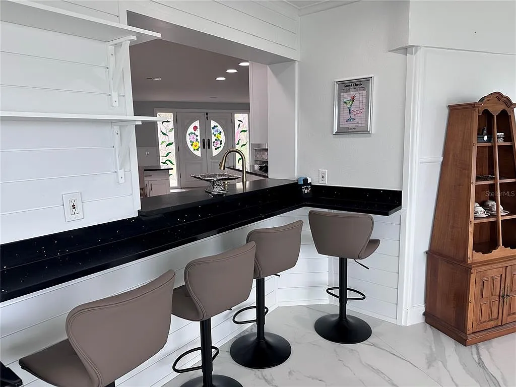 4 bed, 3.0 bath, 2798 sqft, $4,500 — Photo 4