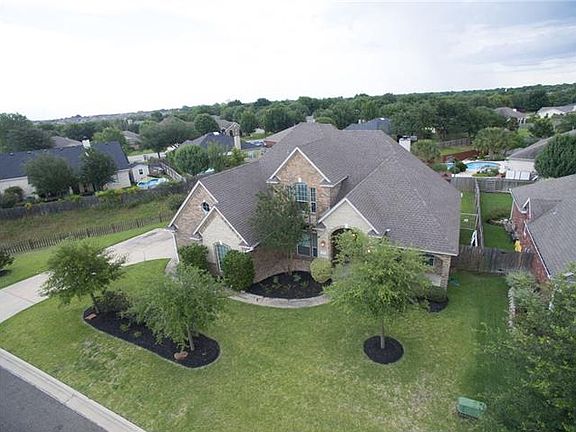 3rd image of 1407 Sherry Dr
