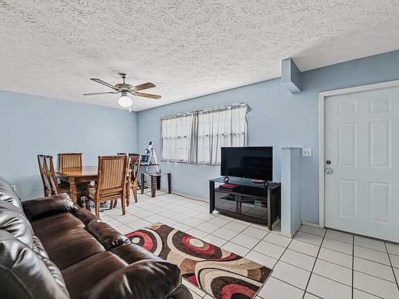 5th image of 366 SE Lancaster Avenue