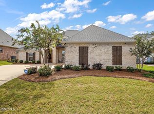 352 Royal Pond Cir, Flowood, MS 39232