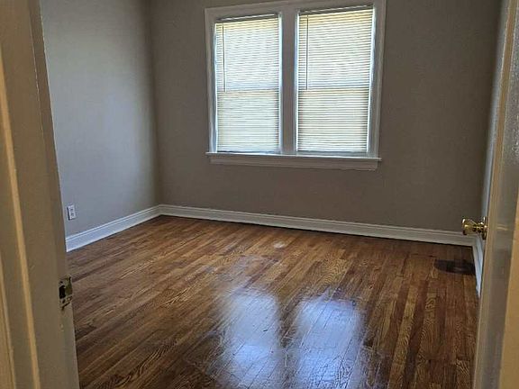 3rd image of 231 Newell Dr