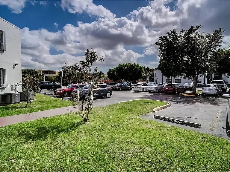 9419 Fontainebleau Blvd #107 — Photo 8