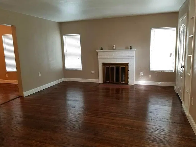 1027 E Union Bower Rd — Photo 8