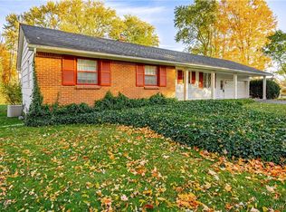 5050 Baer Rd, Sanborn, NY 14132