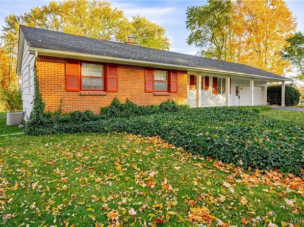 5050 Baer Rd, Sanborn, NY 14132