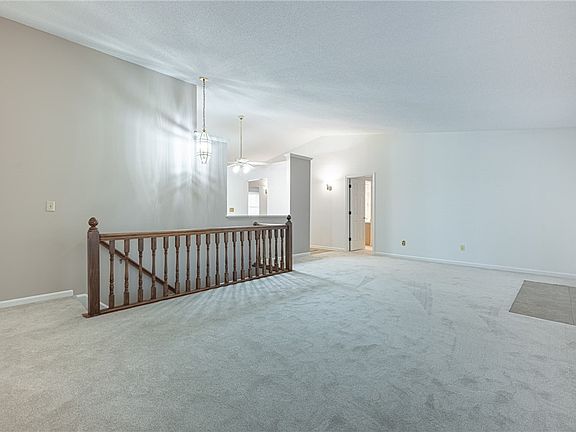 4th image of 4955 Rosedale Rd