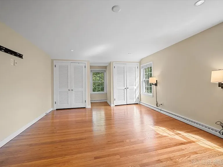 710 Peck Rd — Photo 14