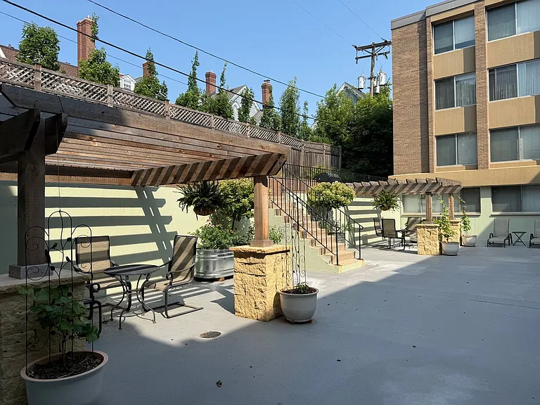 1770 Bryant Ave S #217 — Photo 28