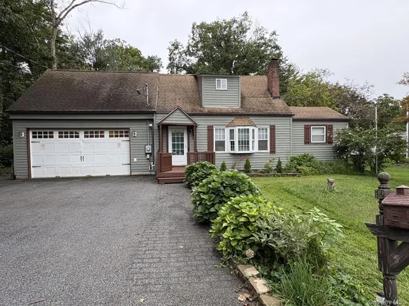13 Cedar Lane, Poughkeepsie, NY 12601