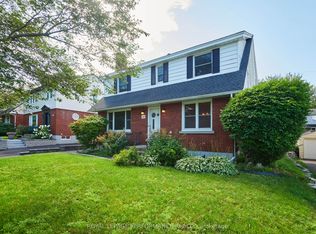 166 Winther Ave, Ottawa, ON K1H6E2