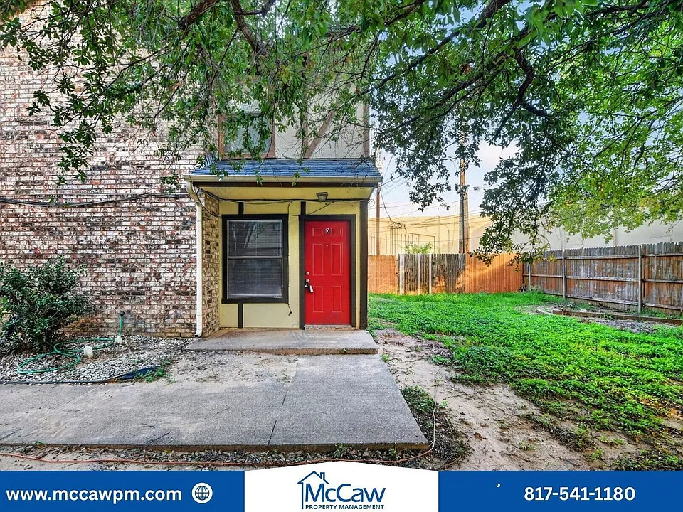 800 Bluebonnet Dr #D
