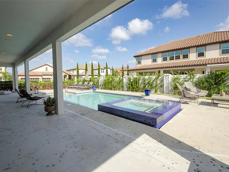 8539 Pippen Dr — Photo 2
