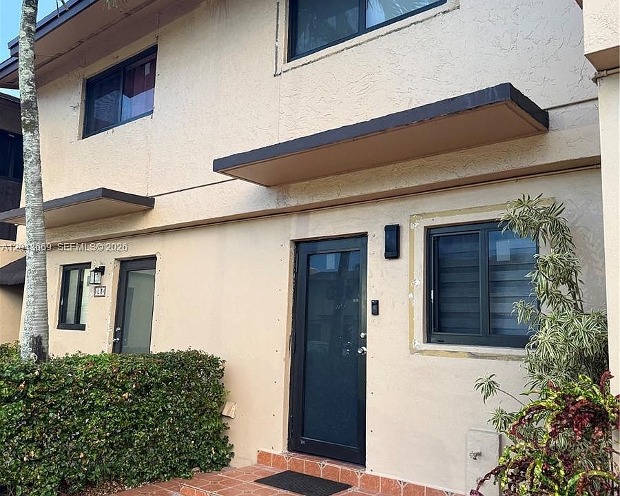 1st image of 131 SW 109th Ave APT L5