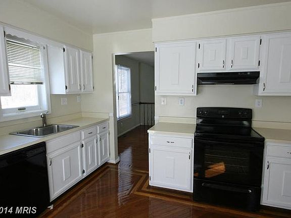 2nd image of 618 Harry S Truman Dr