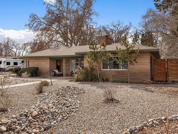 2nd image of 810 Solar Rd NW