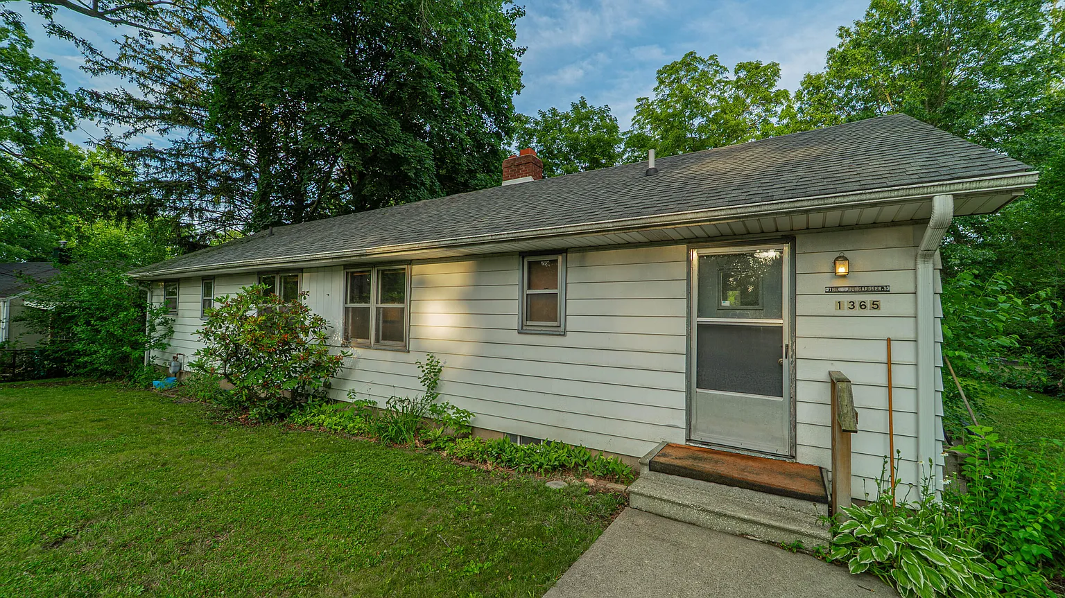 1365 Federal Ave photo 1