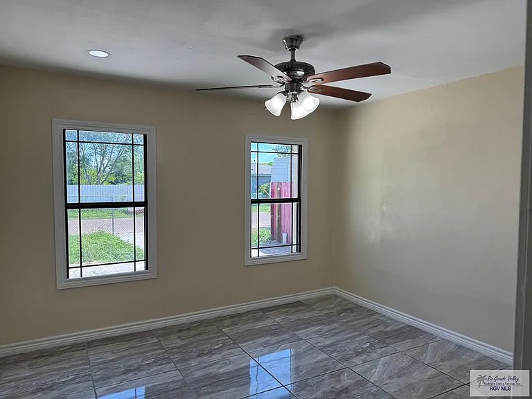 305 W Boone Ave — Photo 6
