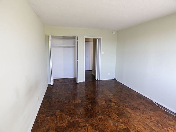 5th image of 2030 N Adams St APT 1411