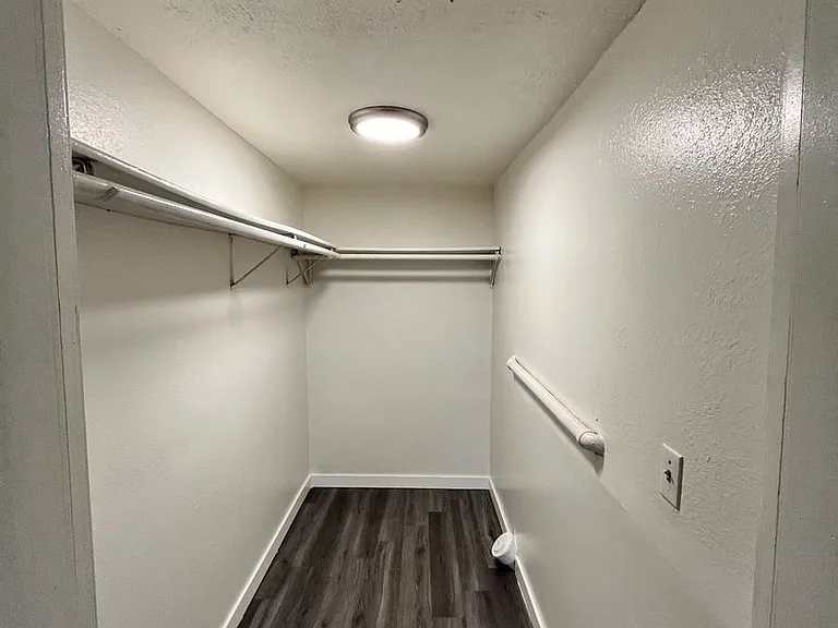 Sunset Blvd 7 Unit — Photo 10