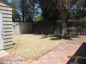 4th image of 233 N Bentley Ave
