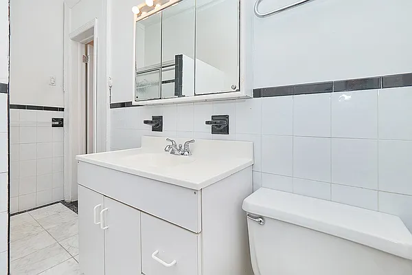 Rented by Keller Williams NYC | media 27