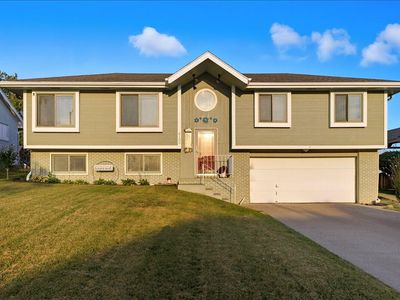 2100 Woodfield Dr, Red Oak, IA, 51566