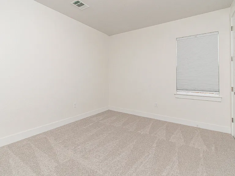 308 Saturnia Dr — Photo 16