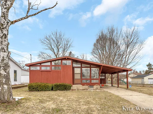 1059 Roger St NW, Grand Rapids, MI 49544