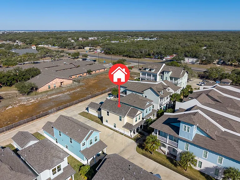 124 Lavaca Cir — Photo 39