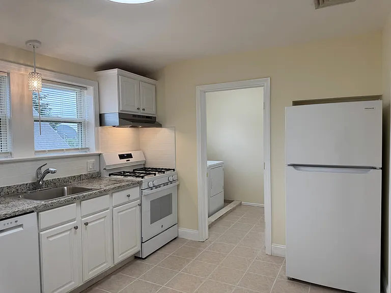 5 Woodbury Ave #3 — Photo 7