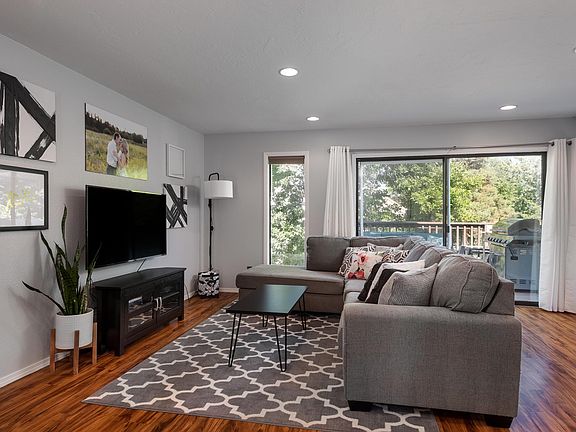 3rd image of 2340 55th St