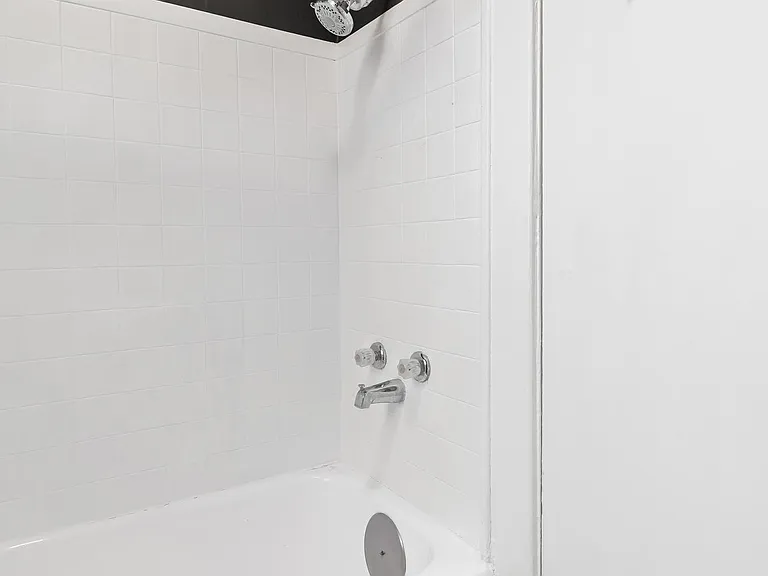 2333 College St #2 — Photo 20