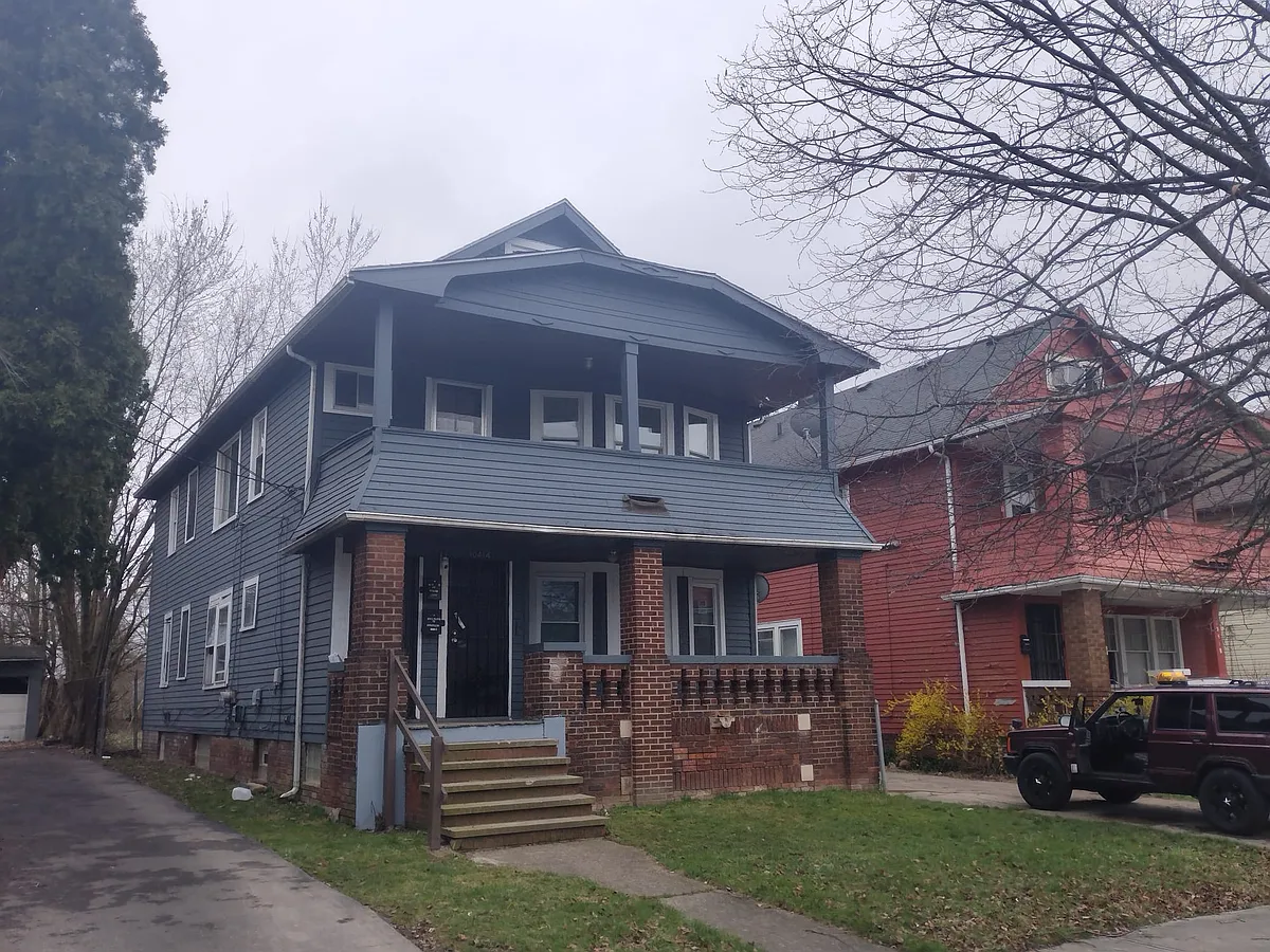 Building Photo - 10414 Prince Ave #DN