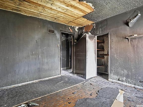4th image of 844 6th AVENUE NW
