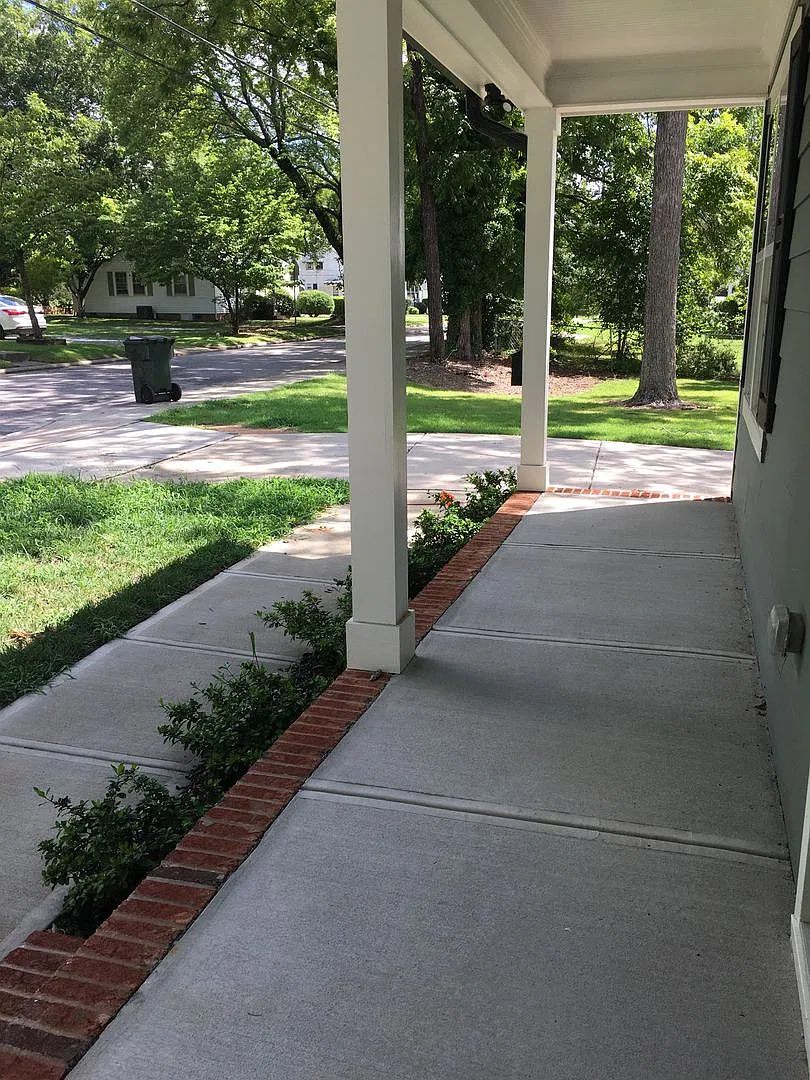 Beautiful duplex house on the Northside! Walk to Campus from this sweet pad on Caldwell St. - wat... — Photo 3