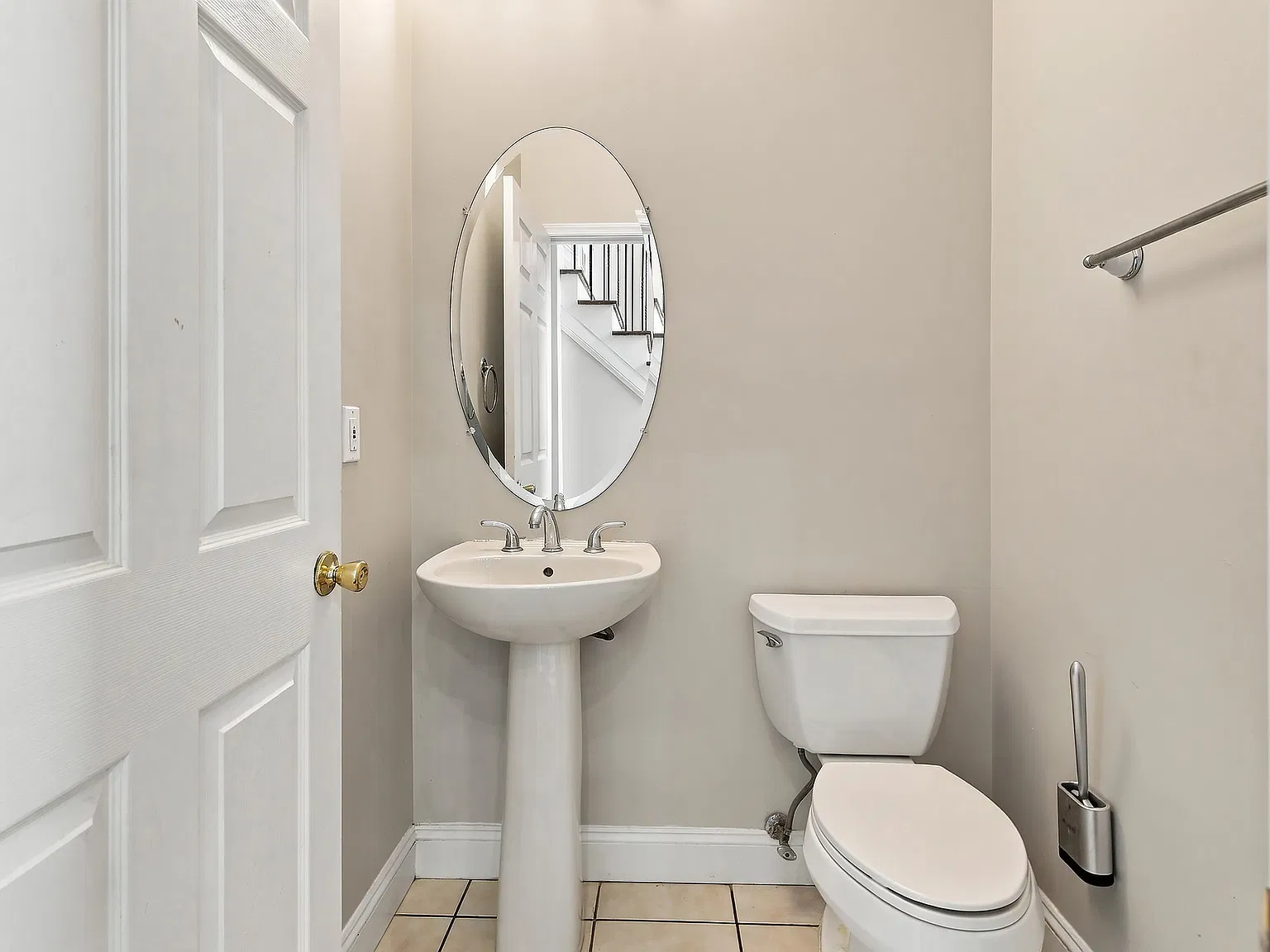 4 bed, 2882 sqft, $4,200 — Photo 4