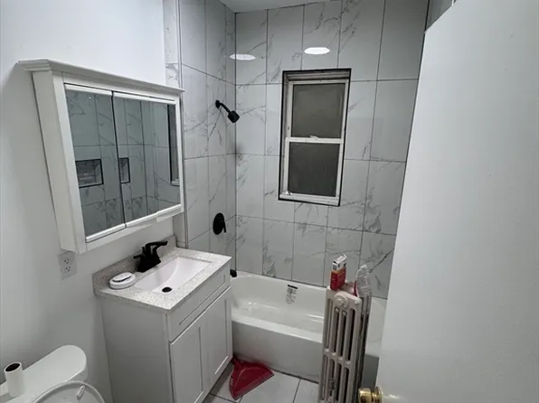 42 Lucerne St #3, Dorchester Center, MA 02124