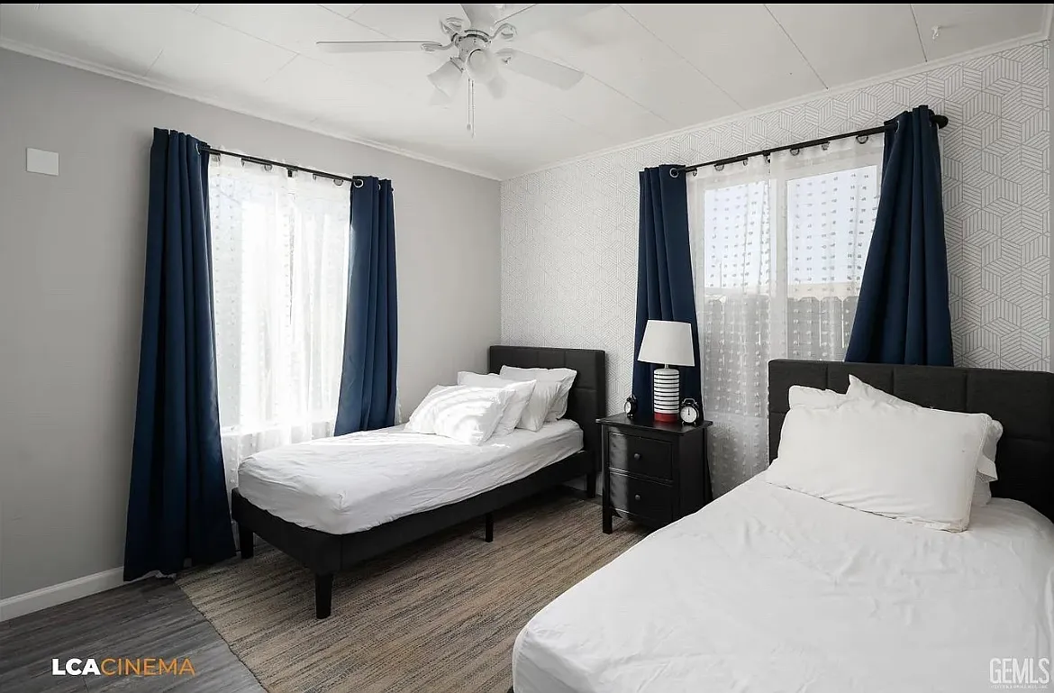 3 bed, $2,300 — Photo 2